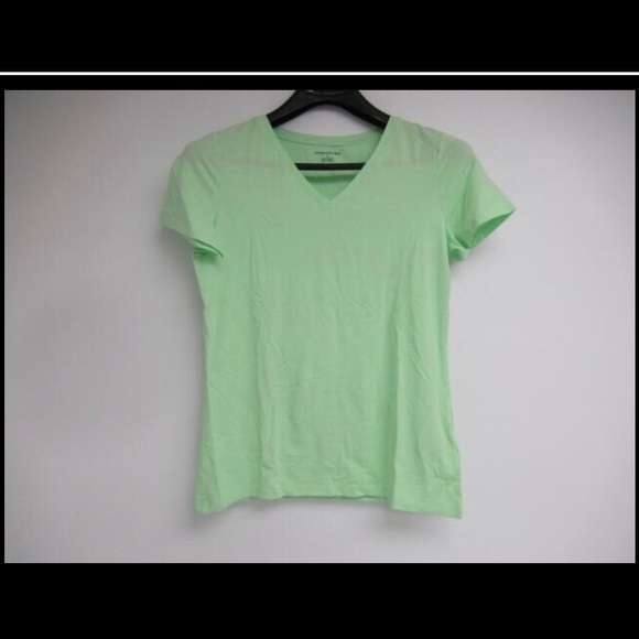 NWOT- Set of 4 - Amazon Essentials V-Neck TShirts - Picture 2 of 5